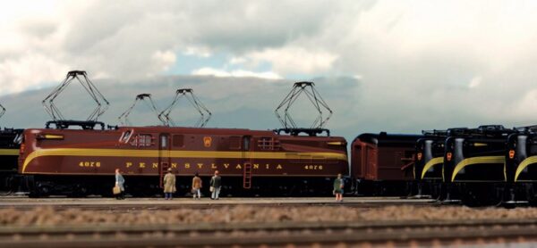 137-2006 *GG1 PRR 4909 Tuscan Red 5 Stripe