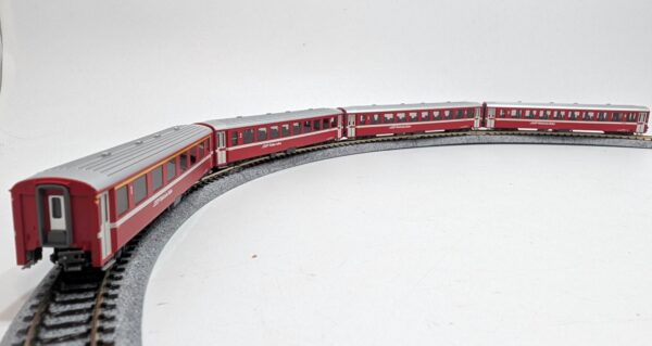 10-1413 RhB EW1 Alps Red 4 Passenger Car Set (4) - Image 2