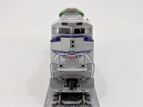176-1943-DCC *EMD SD70ACe Nose Headlights UP #1943 