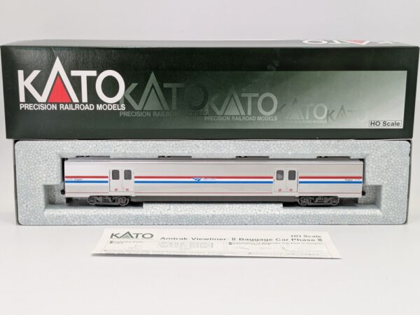 35-6211 Viewliner II Baggage PhIII Amtrak Heritage 61006 (HO) - Image 3
