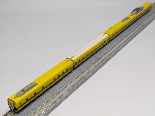 10-897  JR Shinkansen Bullet Train Type 923-3000 'Doctor Yellow' Add-on - Image 4