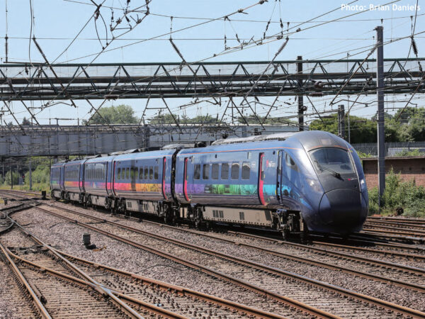 10-2023D Class 802/3 Type Hull Trains 5 Car Set (DCC-Fitted) *